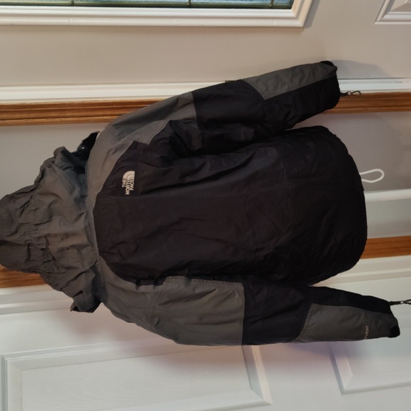 The North Face hyvent black and gray lined ski jacket size 10/12 - Picture 2 of 7